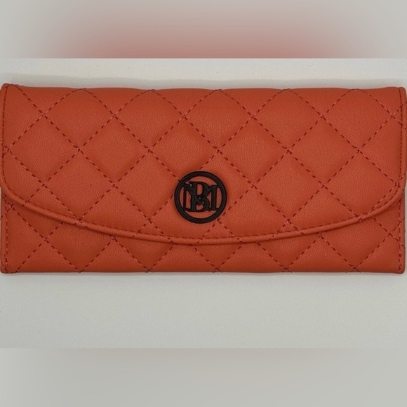 NWT Badgley Mischka Coral Quilted Card Wallet🔥🔥‎ MSRP $50 - Picture 1 of 3